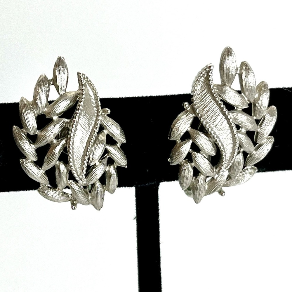 Vintage Signed TRIFARI Brushed Silver Tone Leaf Clip On Earrings